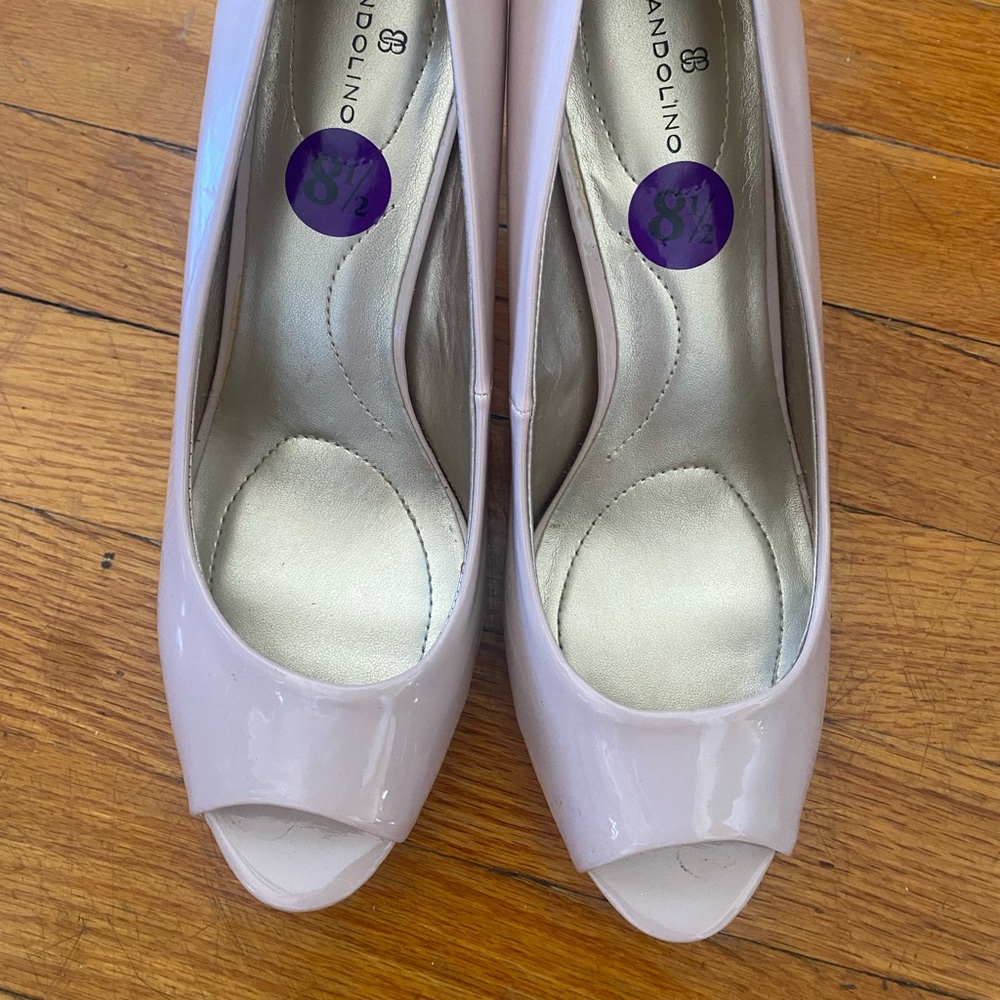 NEVER WORN !!! Peep toe , platform heels